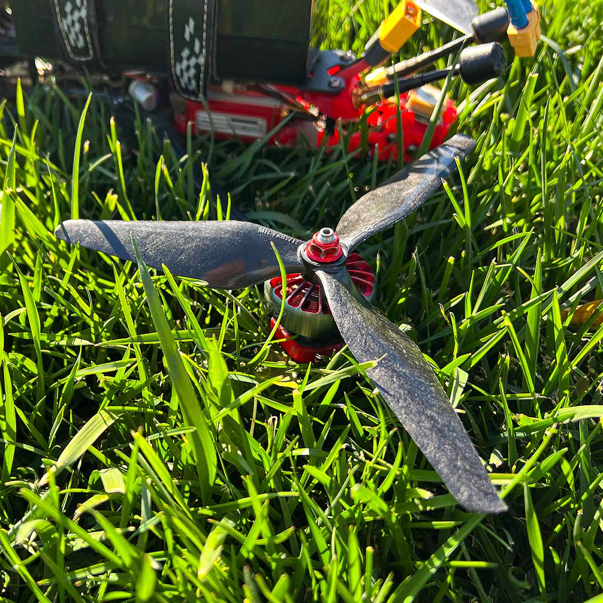 3MR Series - 3-Blade 6x3.2 Carbon Fiber Reinforced Propeller (CCW)